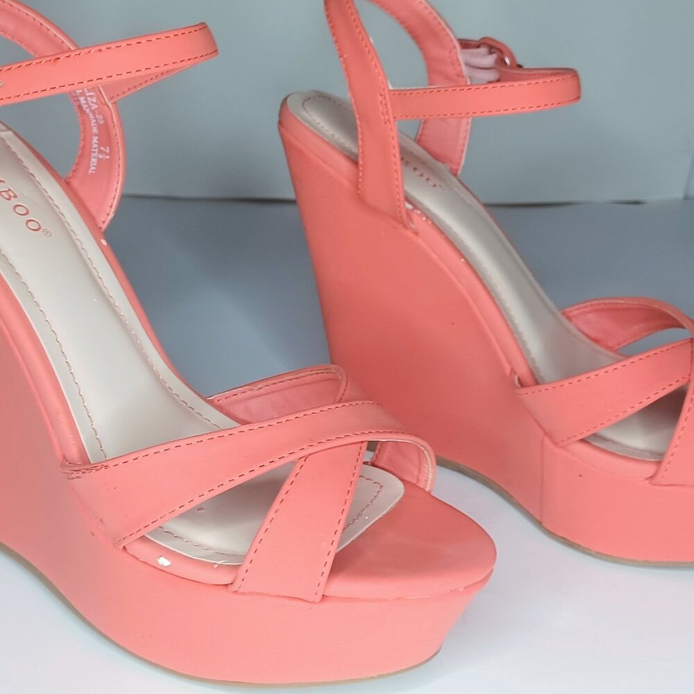 Bamboo ELIZA-25 Womens Cornub Platform Wedge Heel Sandal size 7.5